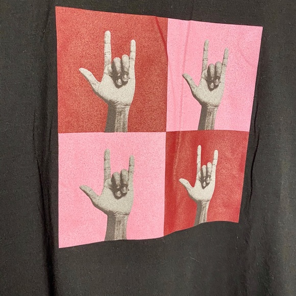 💜Graphic T-shirt- Black w/ Pink Sign Language M - Picture 5 of 6